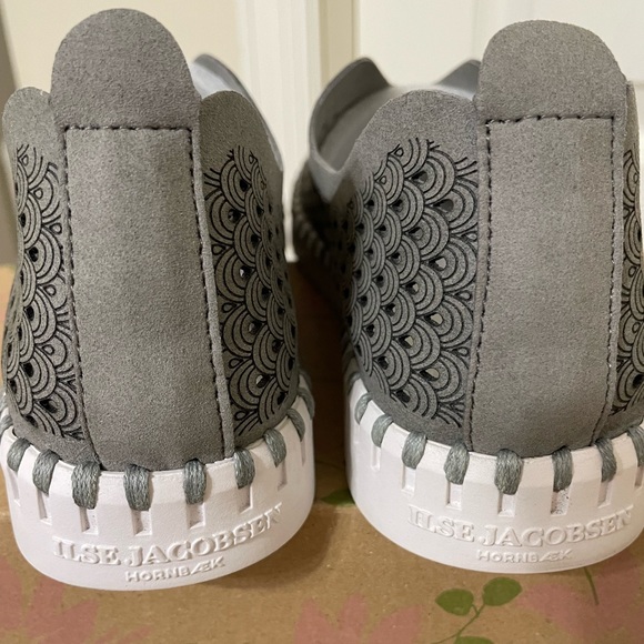 ILSE JACOBSEN Womens Gray Tulip Laser Cut Slip On Rubber Sole Shoe Size 36 - Picture 7 of 16